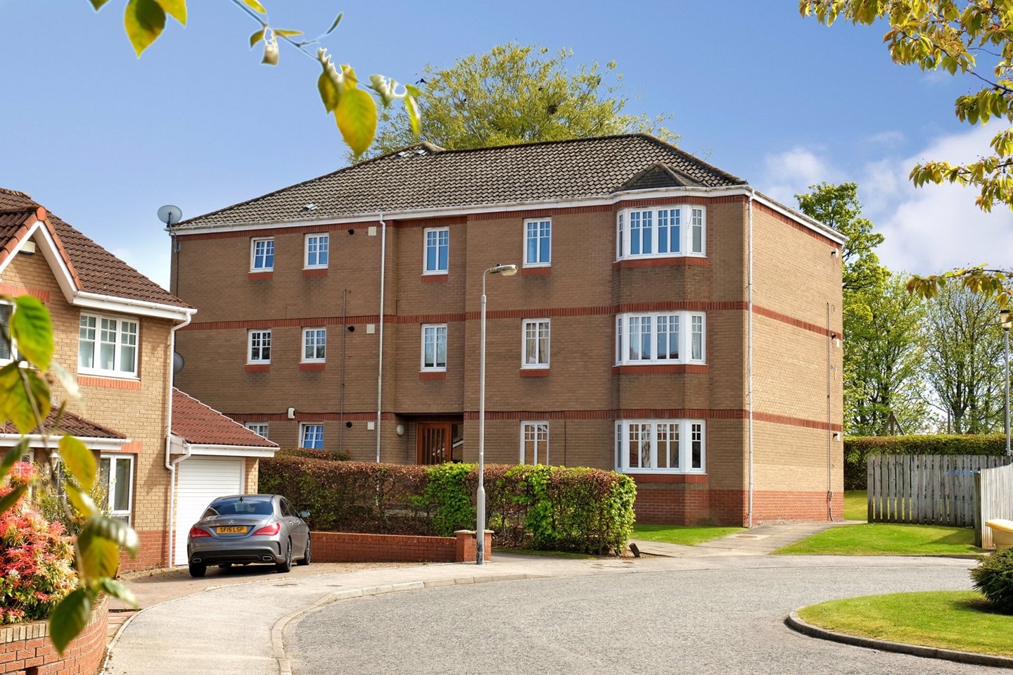 Bridge Of Don, Aberdeen 2 Bed Flat, Seaview Circle, AB23 To Rent