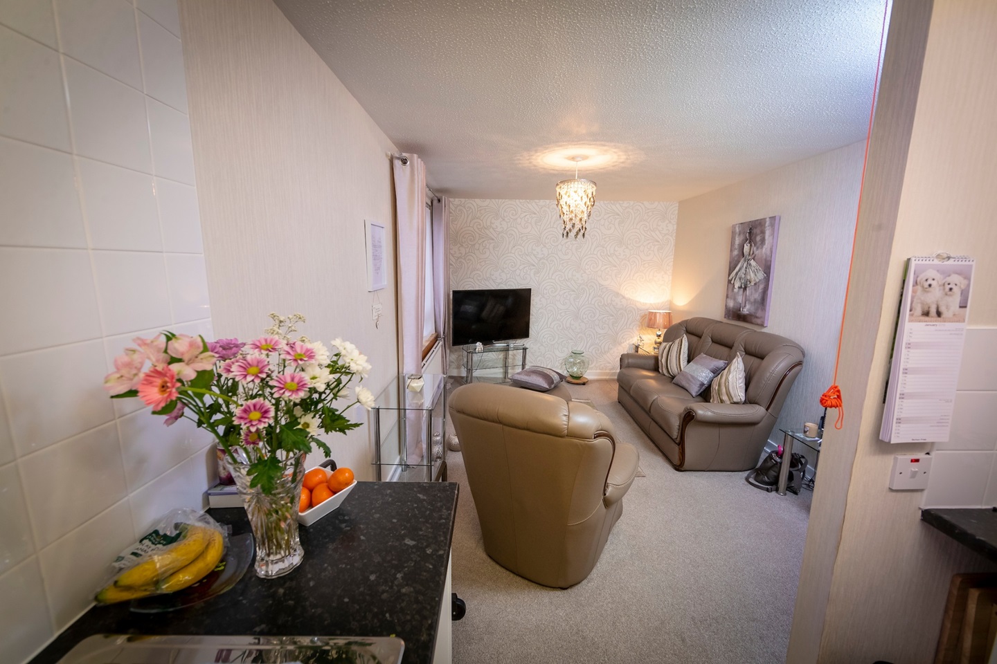 Hamilton Studio Flat, Millar Park, ML3 To Rent Now for £903.00 p/m