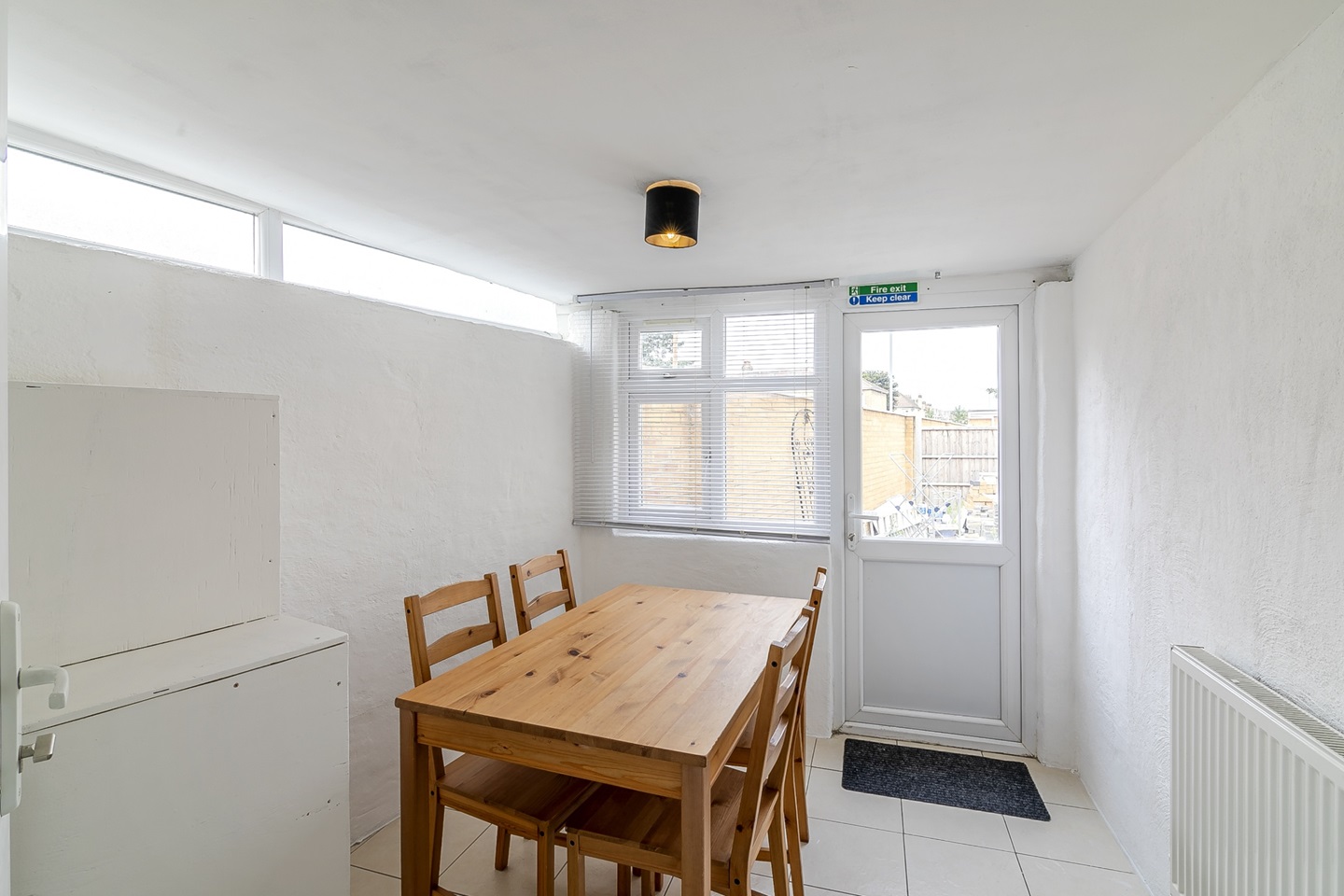 Ilford 1 Bed Flat, Ilford, IG1 To Rent Now for £1,200.00 p/m