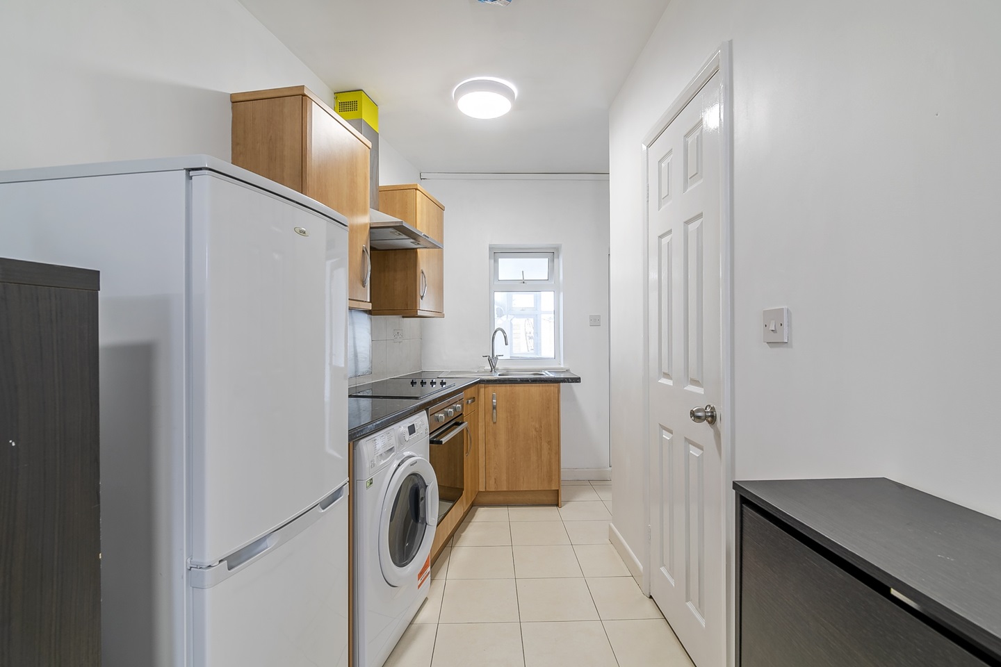 Ilford 1 Bed Flat, Ilford, IG1 To Rent Now for £1,200.00 p/m