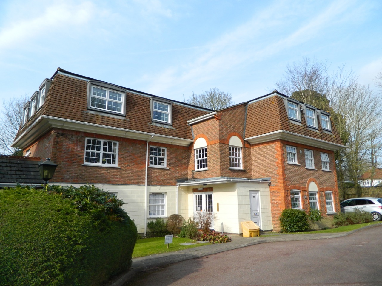 Horsham 1 Bed Flat, Greenacres, RH12 To Rent Now for £750.00 p/m