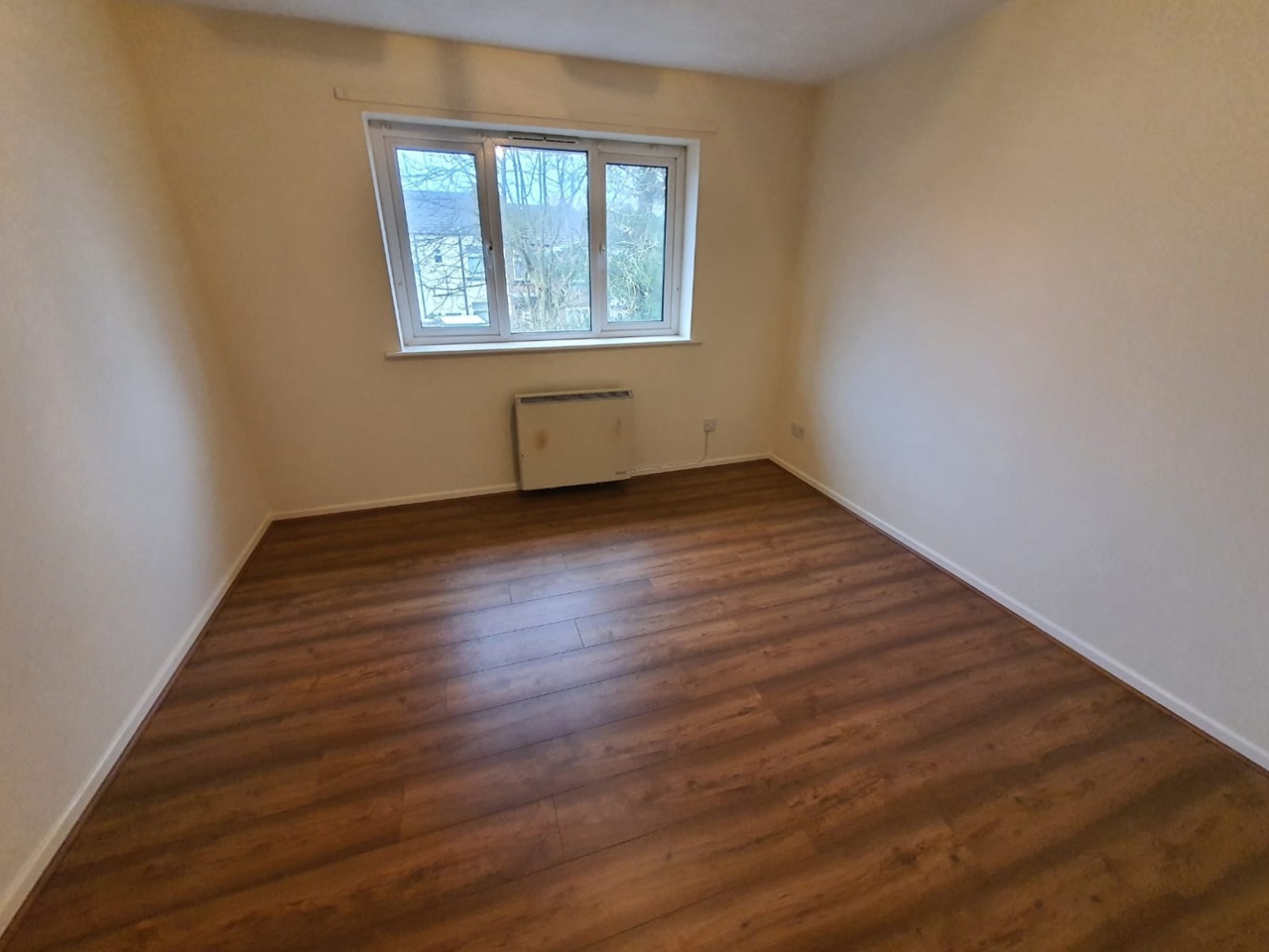 Golborne, Warrington 2 Bed Flat, Legh Street, WA3 To Rent Now for £