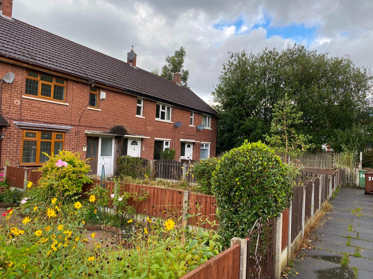 AshtonUnderLyne 3 Bed Terraced House, Cumberland Grove, OL7 To