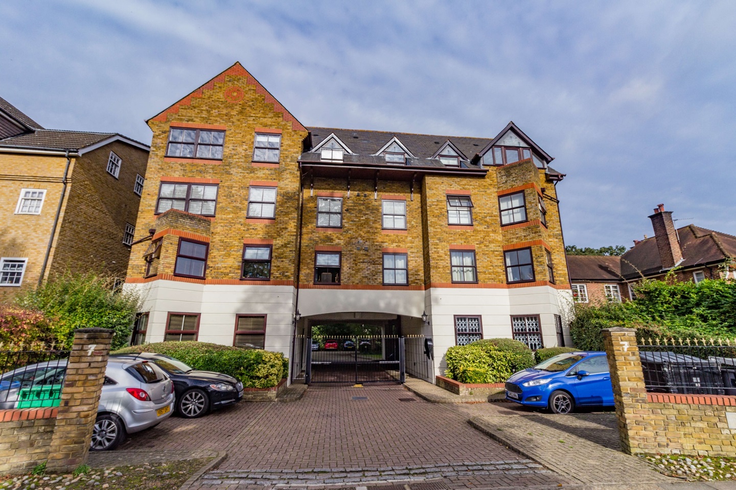 Surbiton 2 Bed Flat, Surbiton Hill Park, KT5 To Rent Now for £1,700.00 p/m