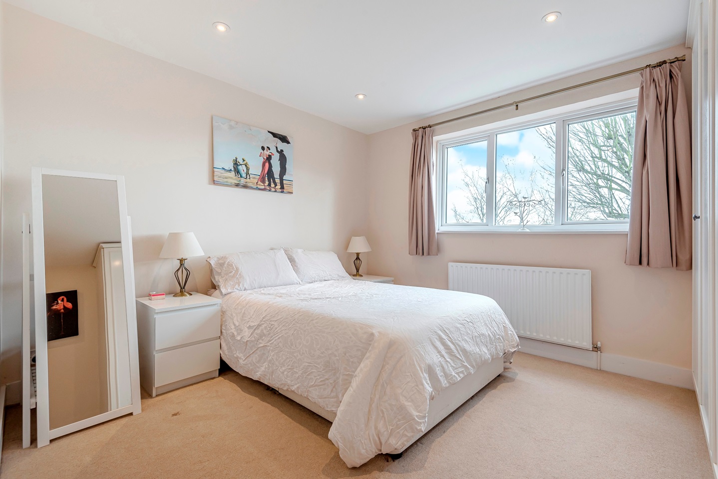 London 2 Bed Flat, Woodside, SW19 To Rent Now for £2,050.00 p/m