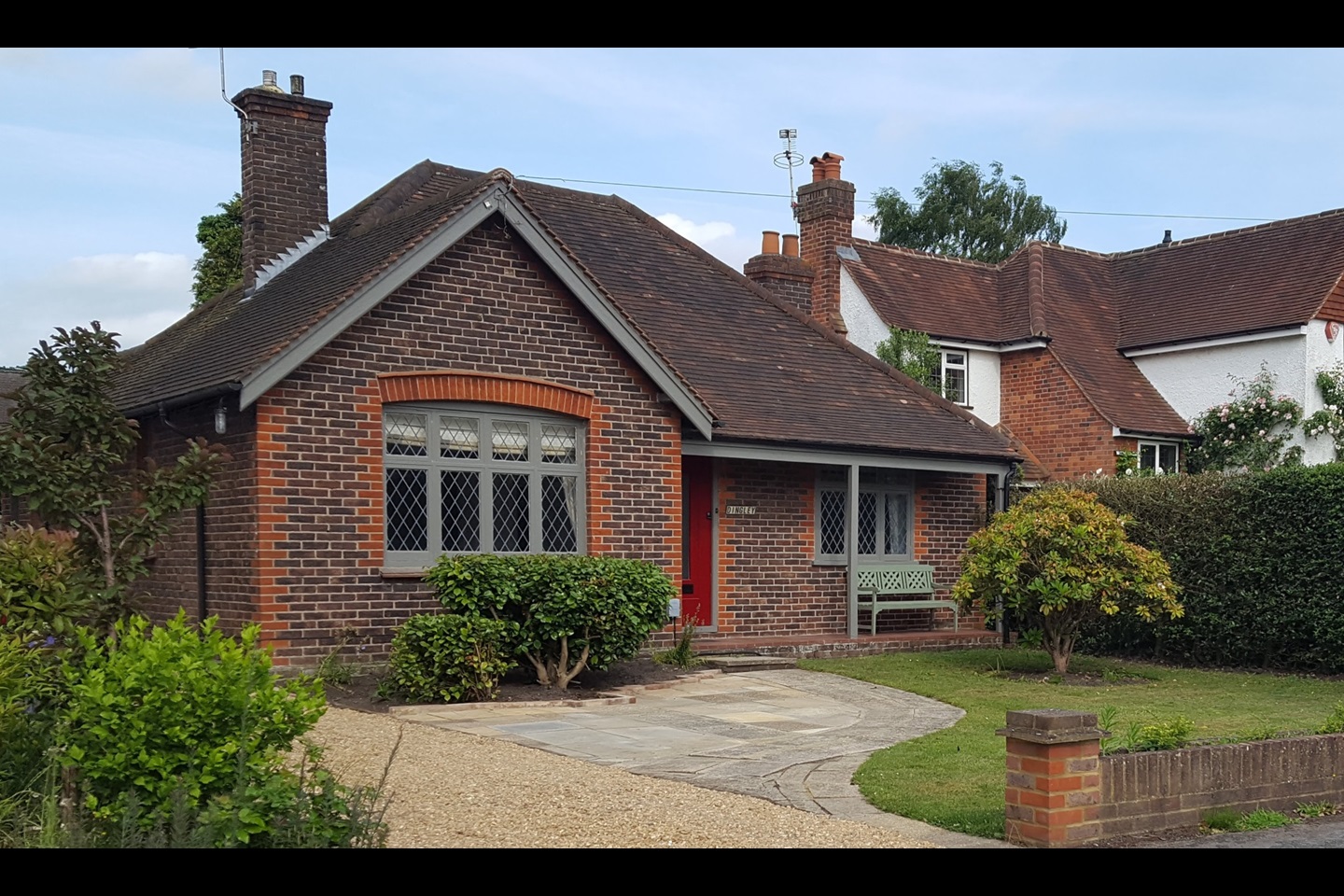 Woking 2 Bed Bungalow, Horsell Rise, GU21 To Rent Now for £1,700.00 p/m