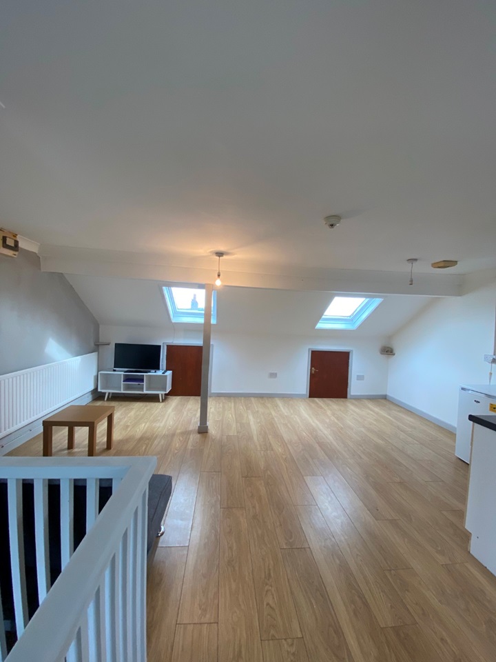 Carmarthen 1 Bed Flat, Francis Terrace, SA31 To Rent Now for £400.