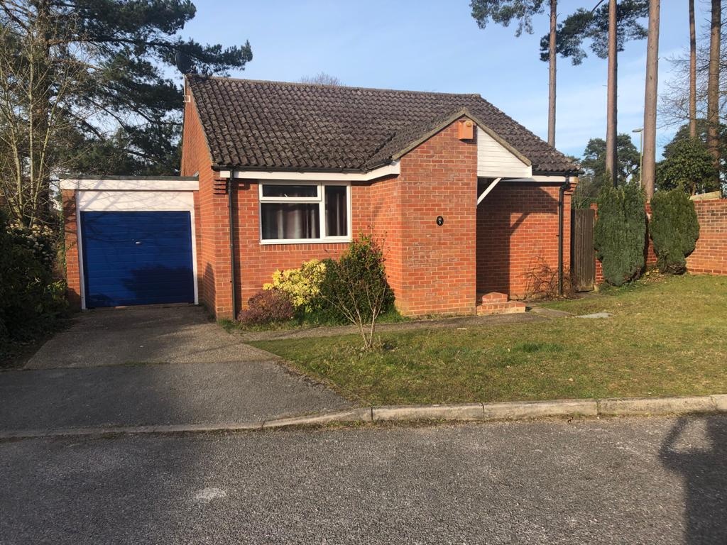 Bordon 2 Bed Bungalow, Bedford Close, GU35 To Rent Now for £975.00 p/m
