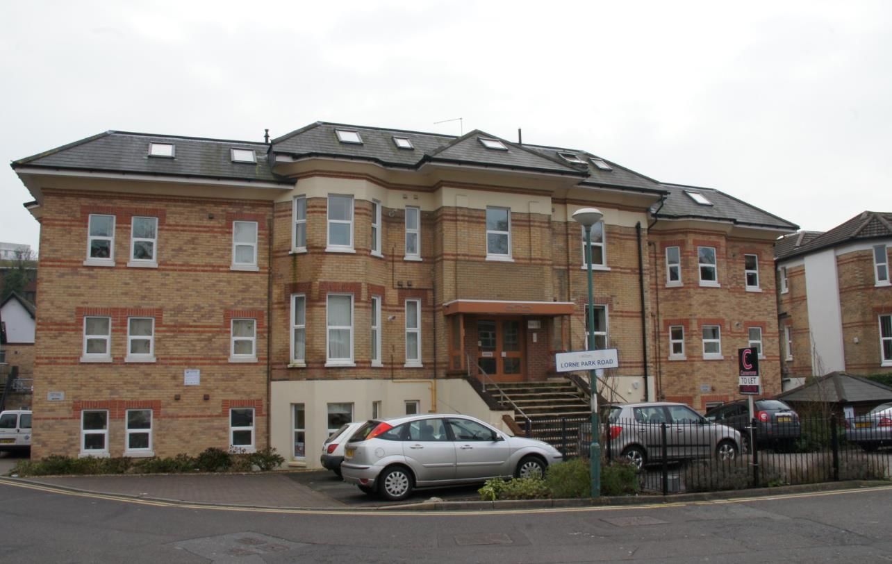 Bournemouth 2 Bed Flat, Lorne Park Road, BH1 To Rent Now for £895.