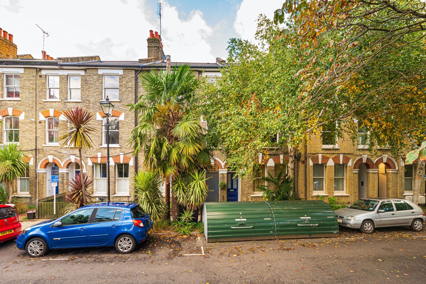 London 2 Bed Flat, Bonnington Square, SW8 To Rent Now for £2,500.00 p/m