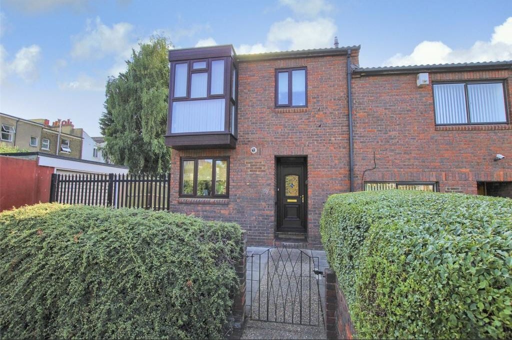London 3 Bed End Terrace, Bloomfield Road, SE18 To Rent Now for £
