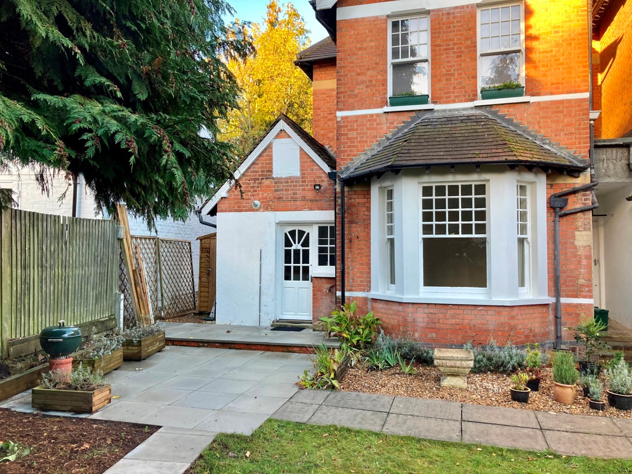 WaltonOnThames 1 Bed Flat, Ashley Road, KT12 To Rent Now for £