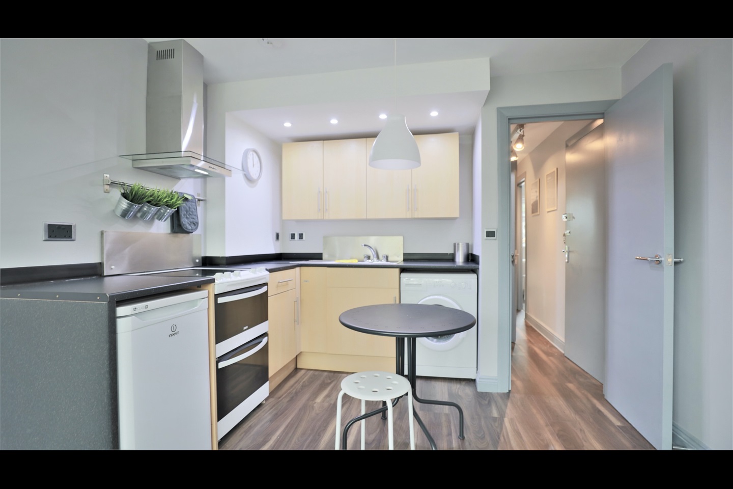 Marston, Oxford 2 Bed Flat, Salford Road, OX3 To Rent Now for £