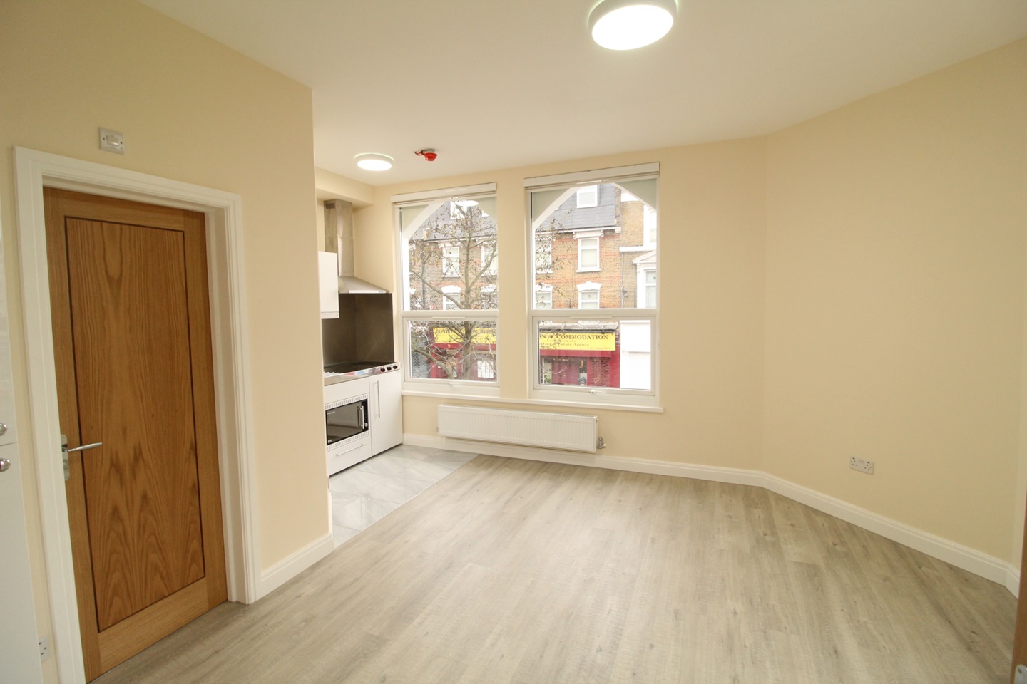London 1 Bed Flat, Chatsworth Road, E5 To Rent Now for £1,500.00 p/m