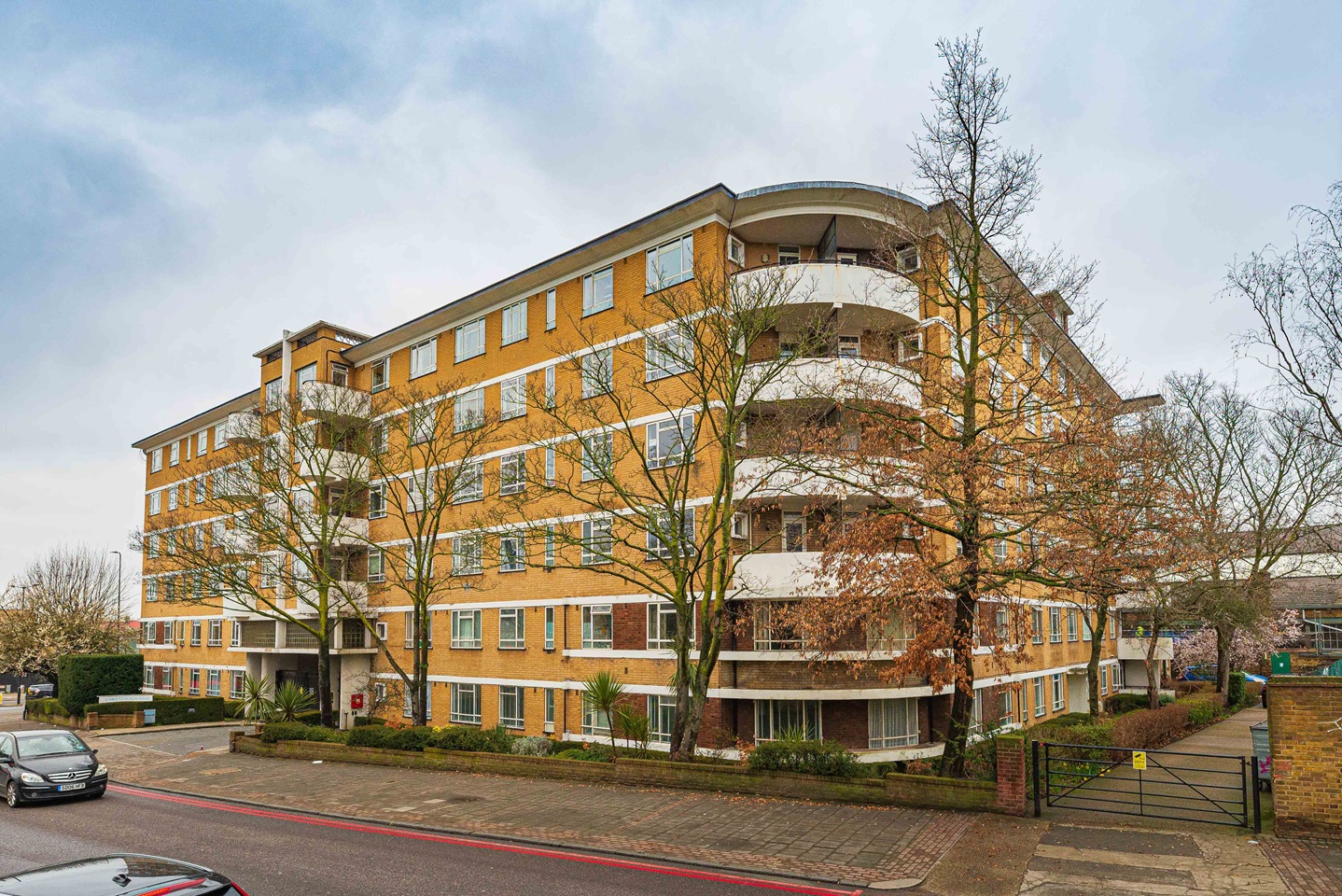 London 2 Bed Flat, Christchurch House, SW2 To Rent Now for £1,400.