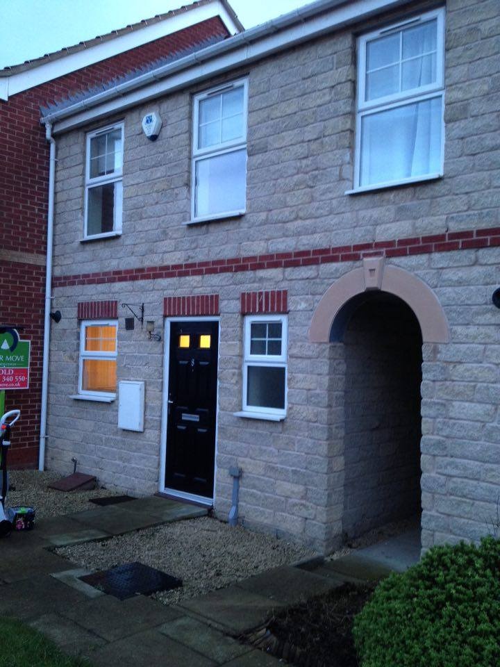 Darfield, Barnsley 2 Bed Terraced House, Verona Rise, S73 To Rent