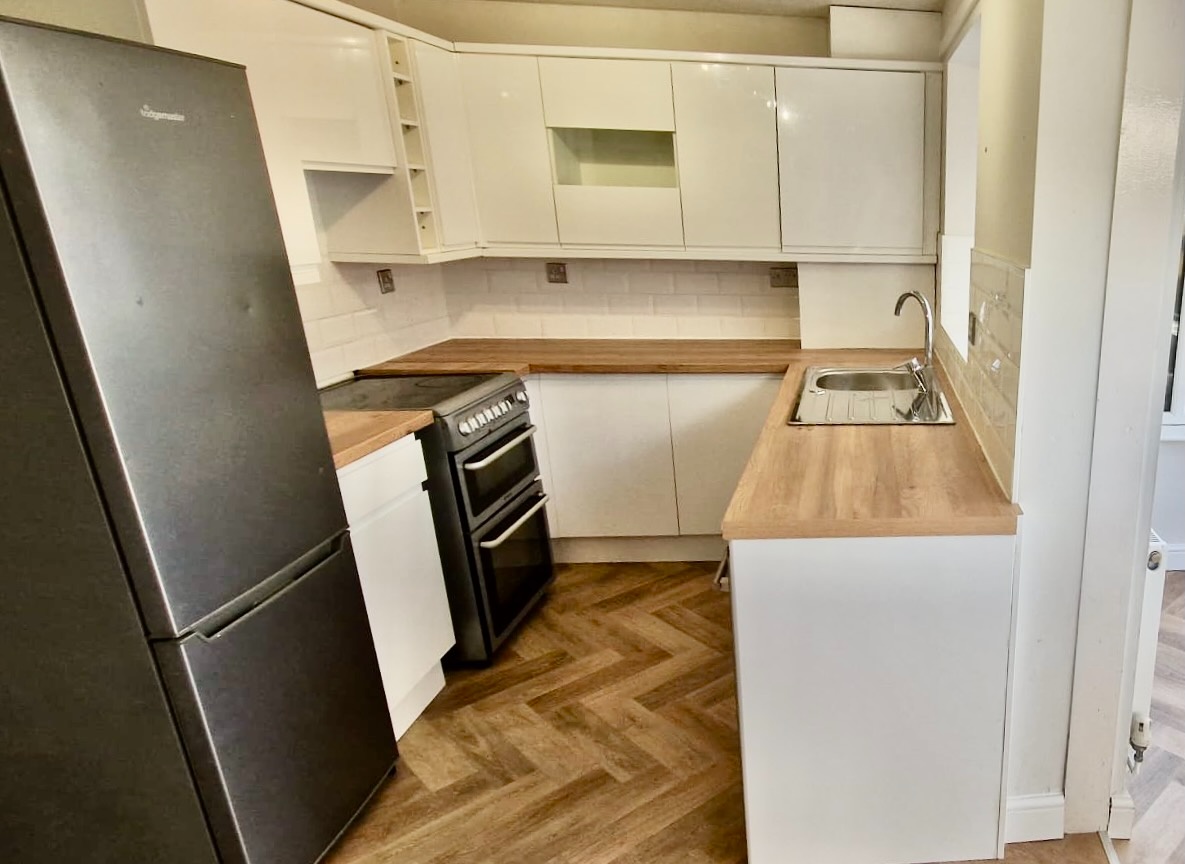 Manchester 2 Bed Terraced House, Reddish, M19 To Rent Now for £