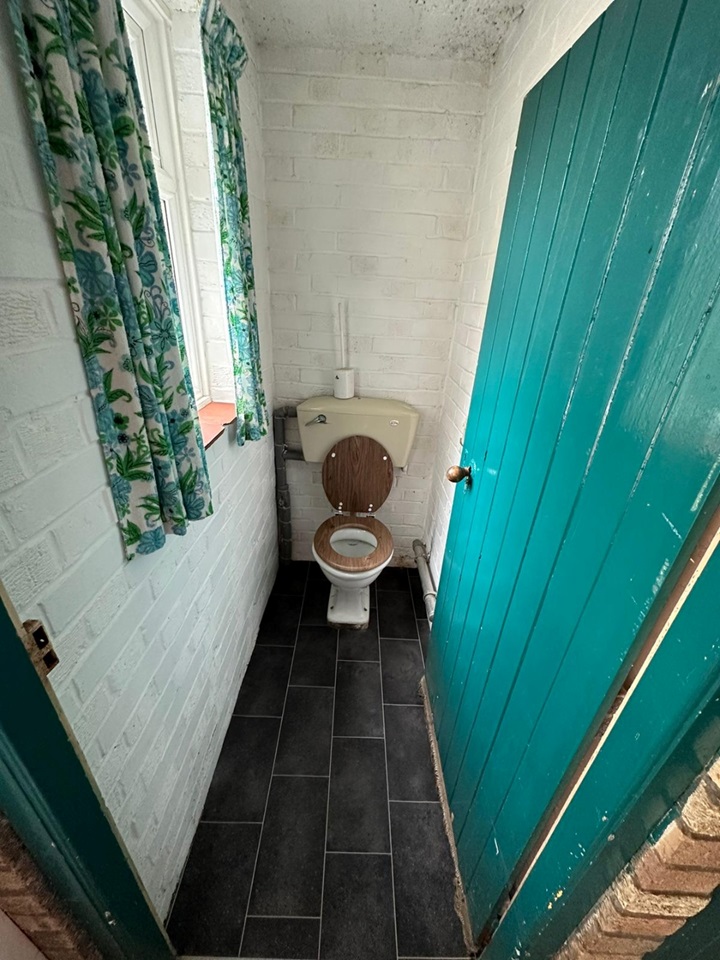 Radlett 3 Bed SemiDetached House, Battlers Green Drive, WD7 To