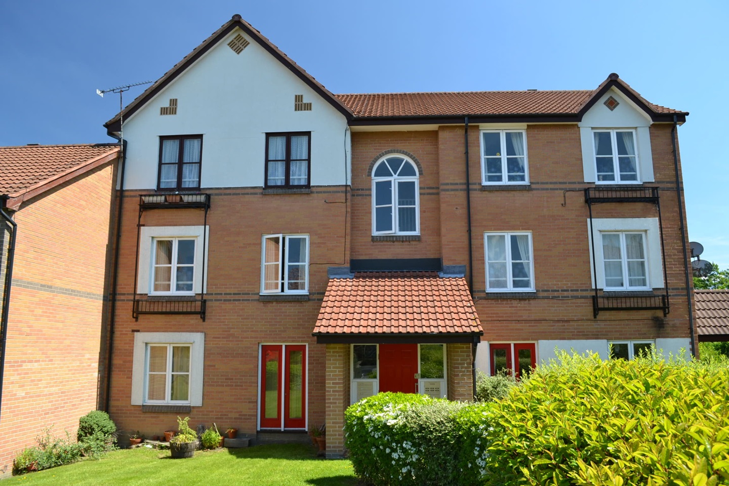 Hunslet, Leeds 2 Bed Flat, Grange Road, LS10 To Rent Now for £675.
