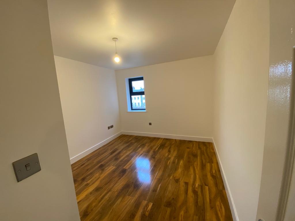 London 1 Bed Flat, Walworth Road, SE17 To Rent Now for £1,350.00 p/m
