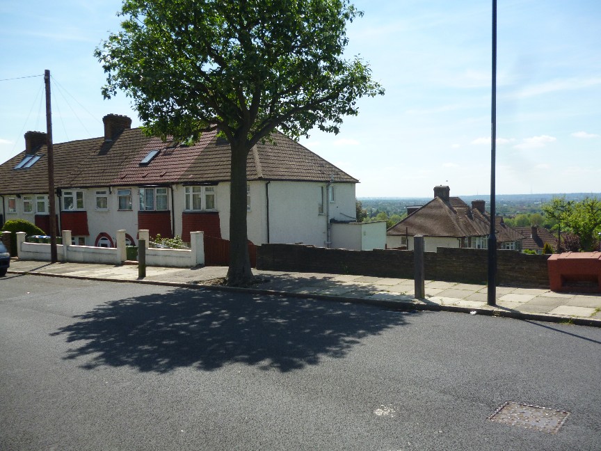 London 3 Bed End Terrace, Castlewood Drive, SE9 To Rent Now for £