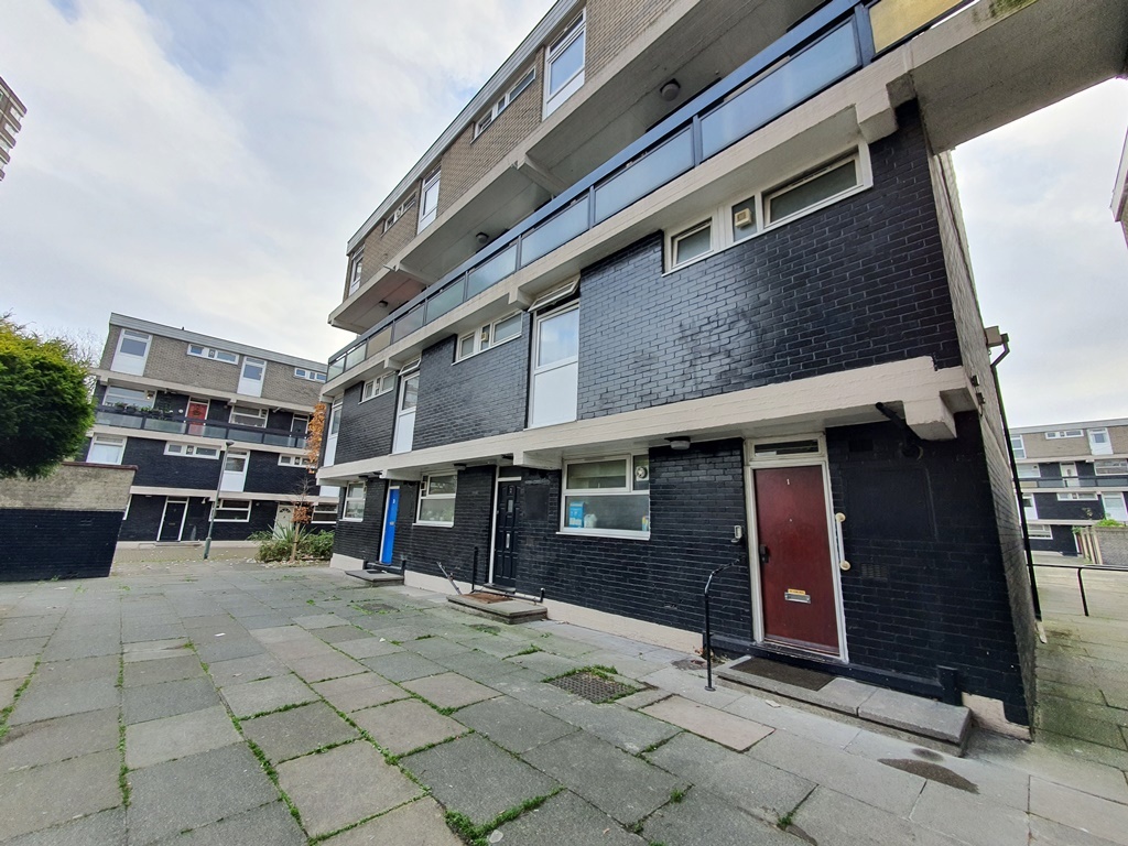 London 3 Bed Flat, Clevedon Court, SW11 To Rent Now for £1,750.00 p/m