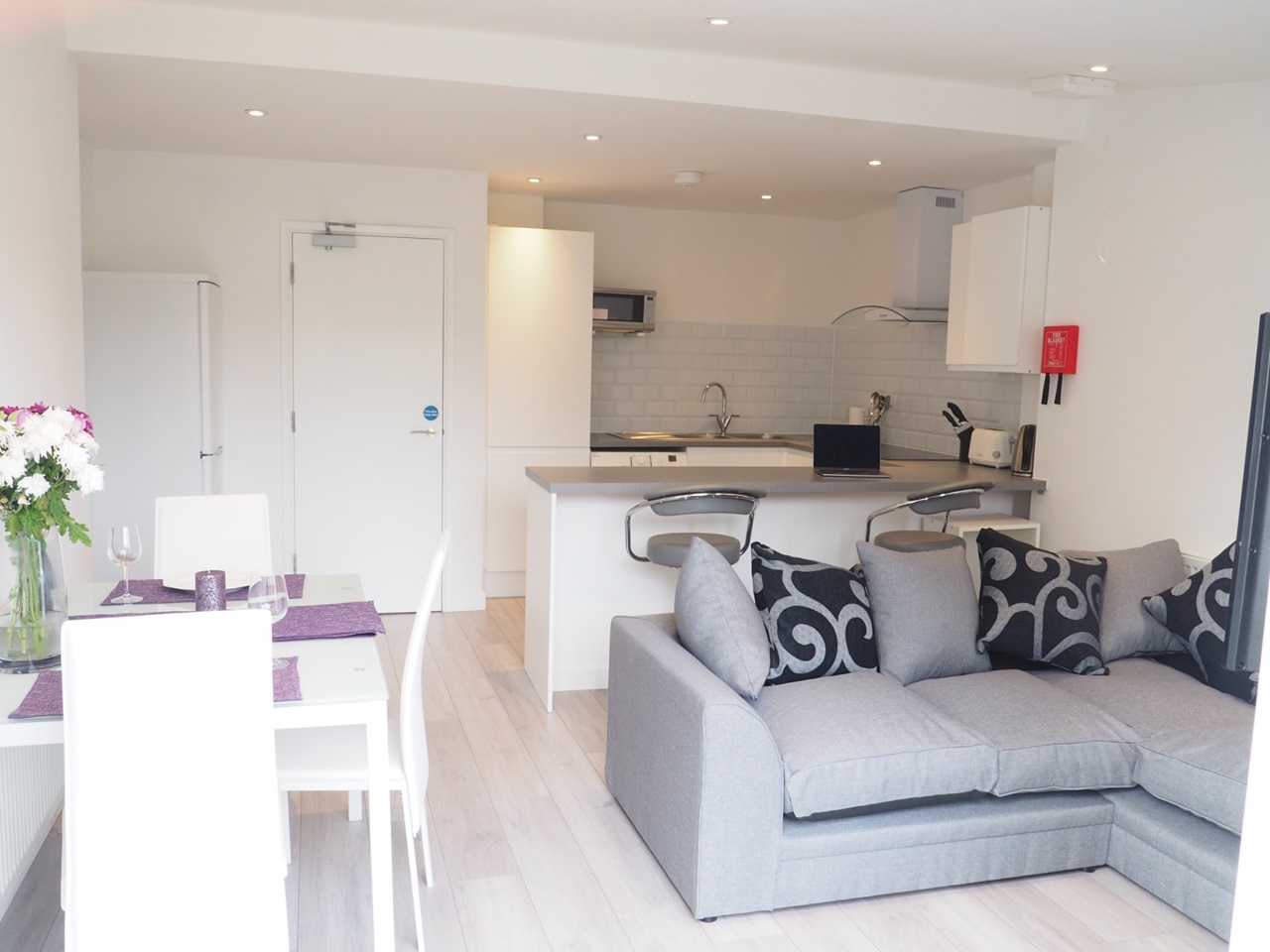 Luton Room in a Shared House, Chertsey Close, LU2 To Rent Now for £