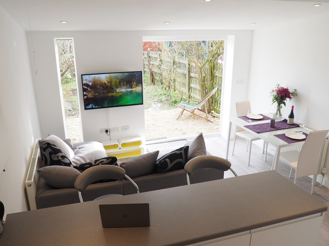 Luton Room in a Shared House, Chertsey Close, LU2 To Rent Now for £