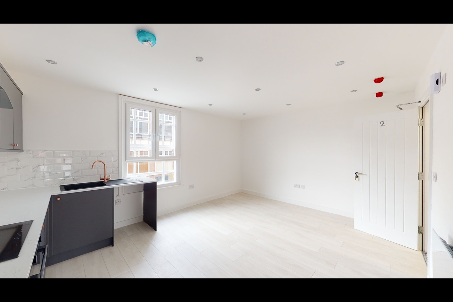 Oldham 1 Bed Flat, Queen Street, OL1 To Rent Now for £800.00 p/m