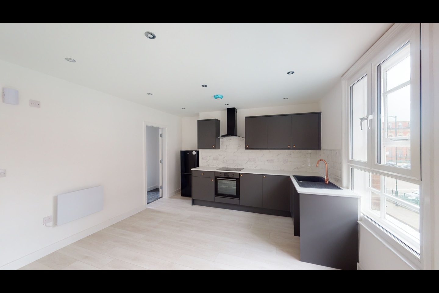 Oldham 1 Bed Flat, Queen Street, OL1 To Rent Now for £800.00 p/m