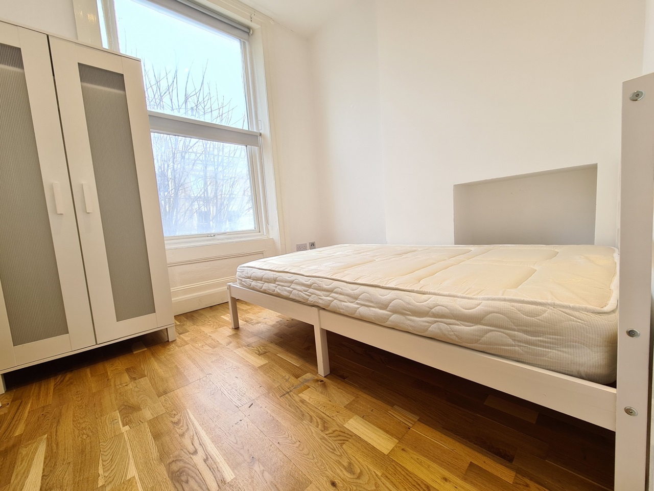 London 2 Bed Flat, Shepherds Bush, W12 To Rent Now for £1,825.00 p/m